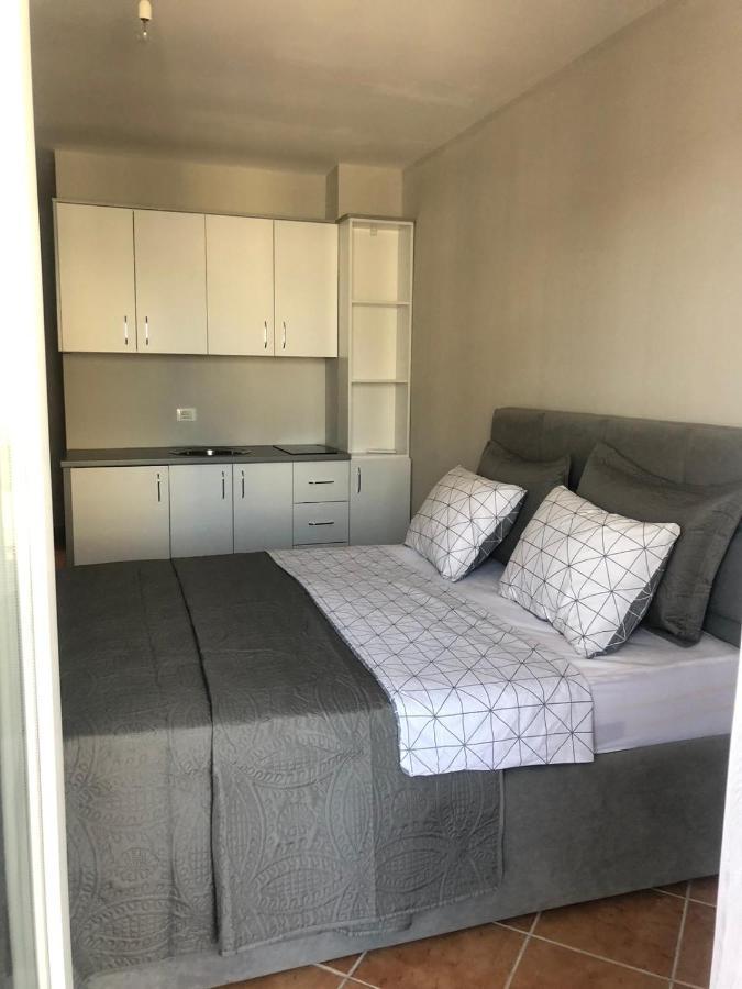 Apartament Raci Shëngjin Exteriör bild